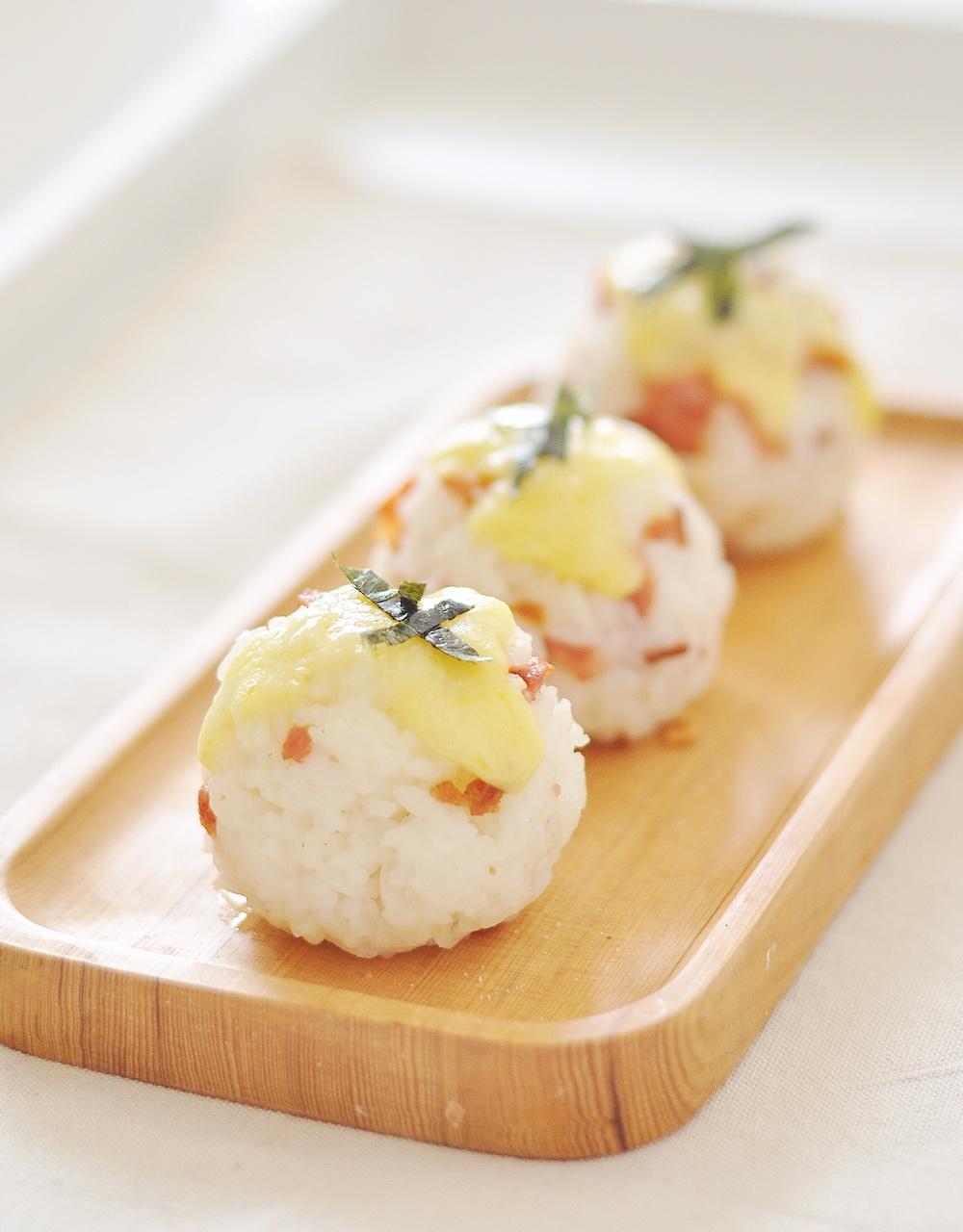 【奶酪烤饭团】