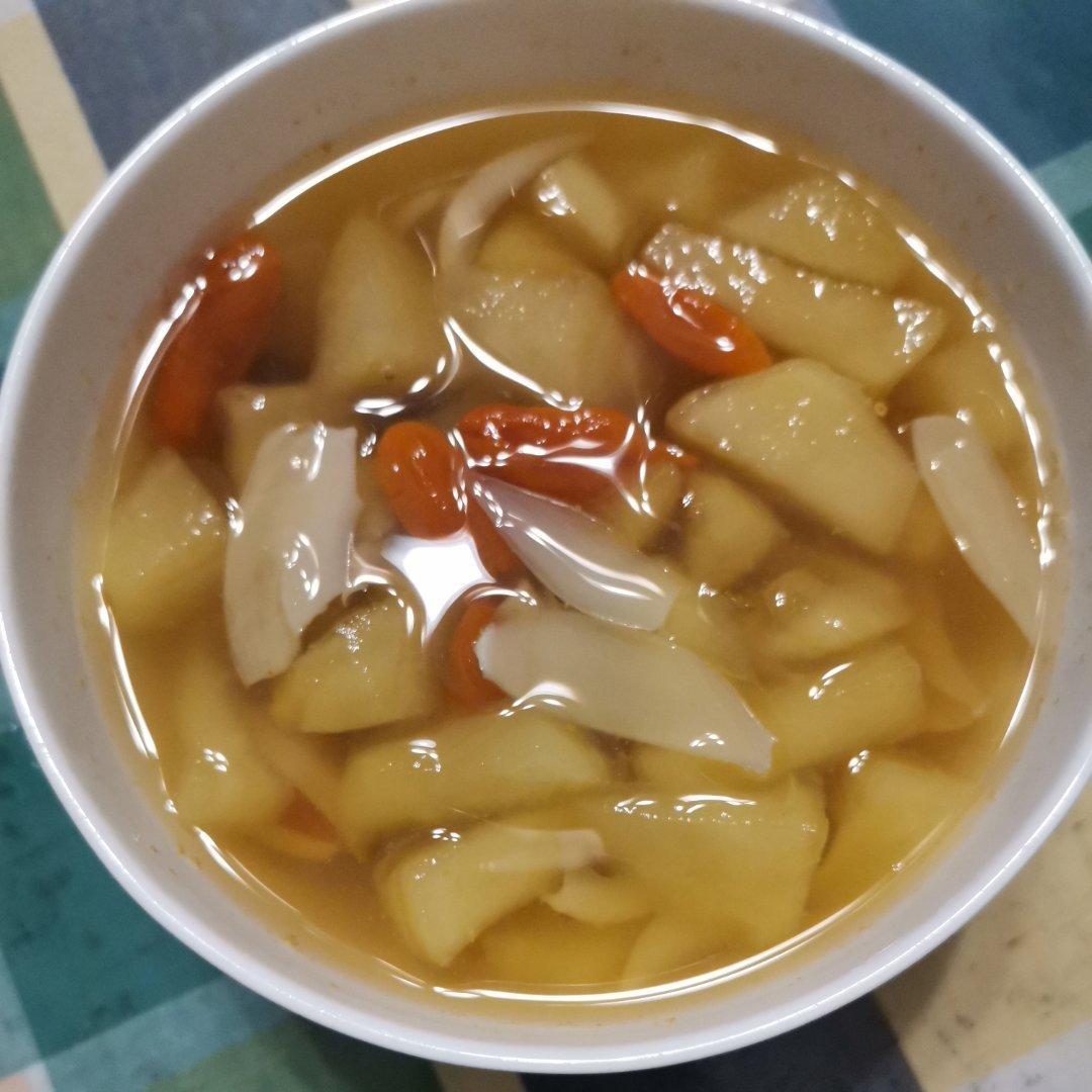 具有保健功效的煮苹果（苹果汤）