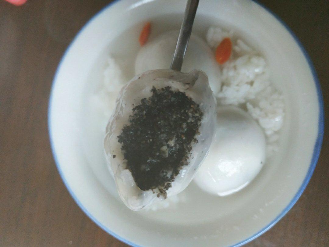 花生黑芝麻汤圆