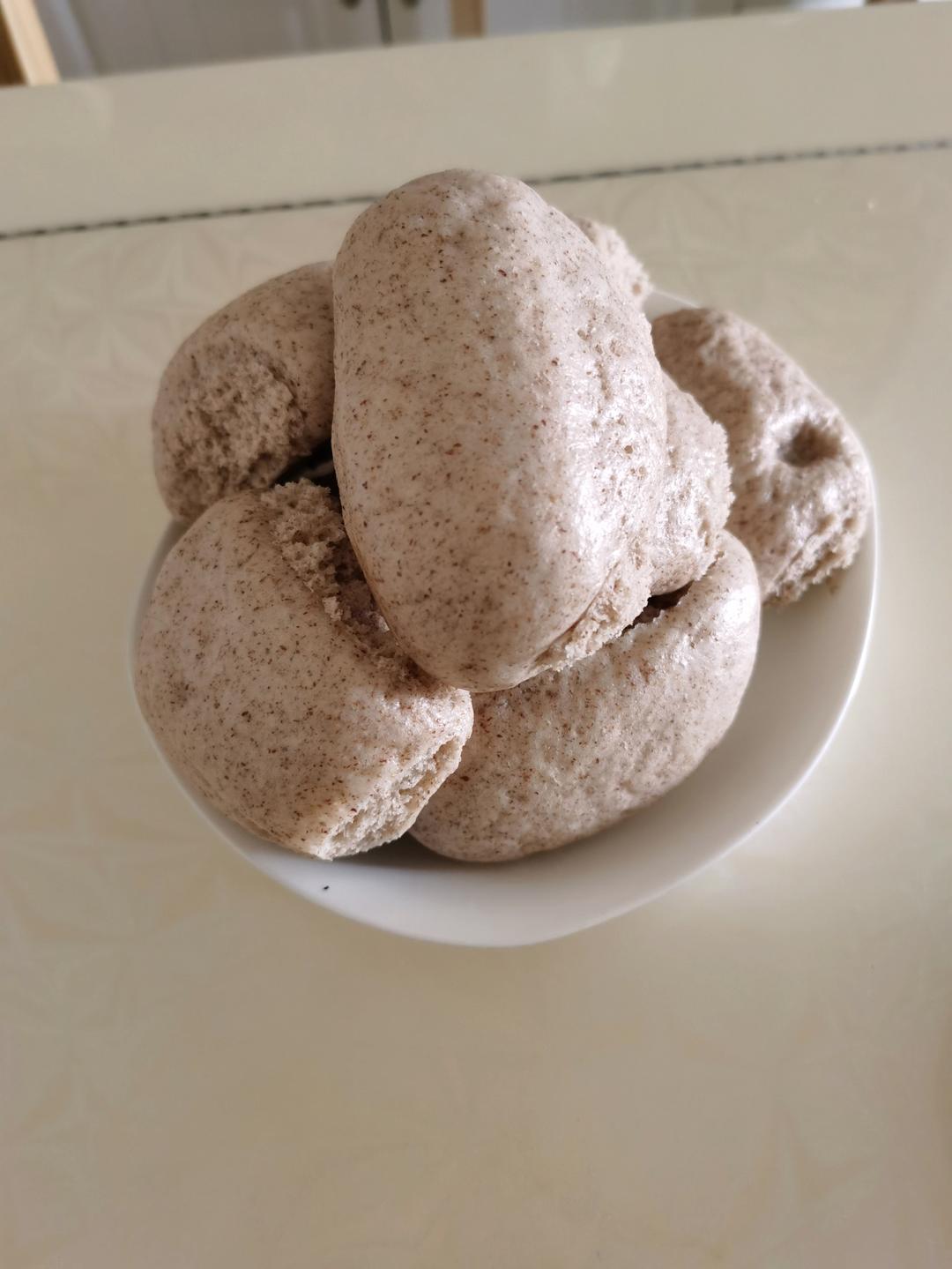 无油无糖松软的全麦馒头