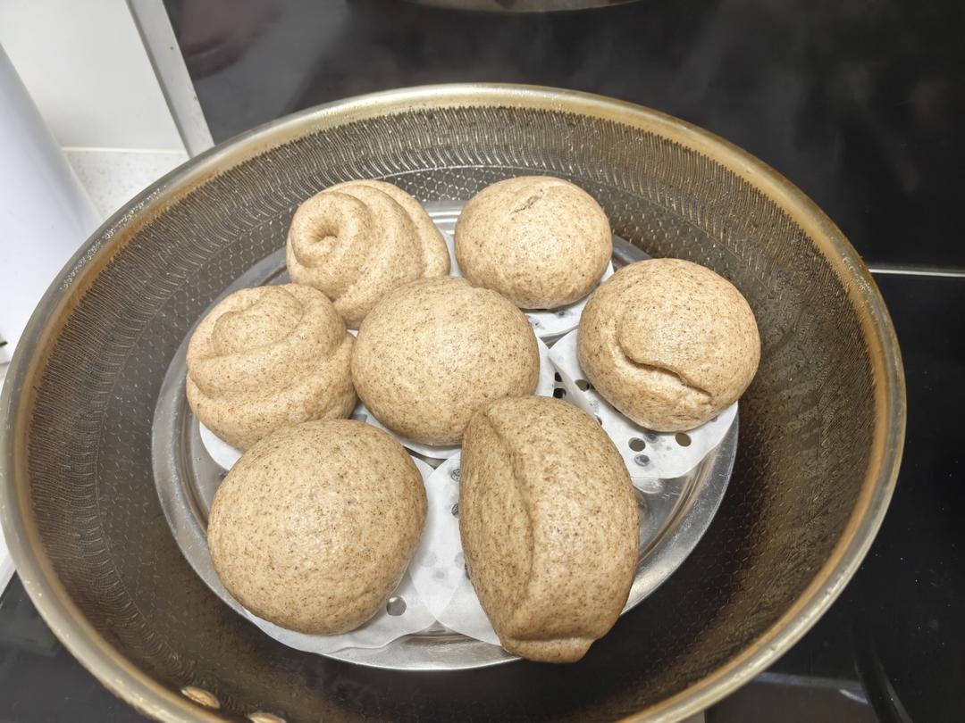 水光肌黑麦馒头