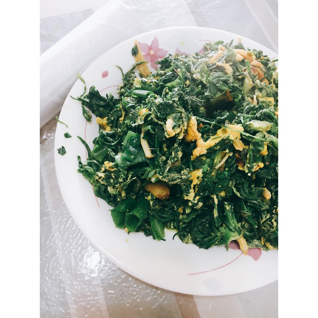 荠菜炒鸡蛋