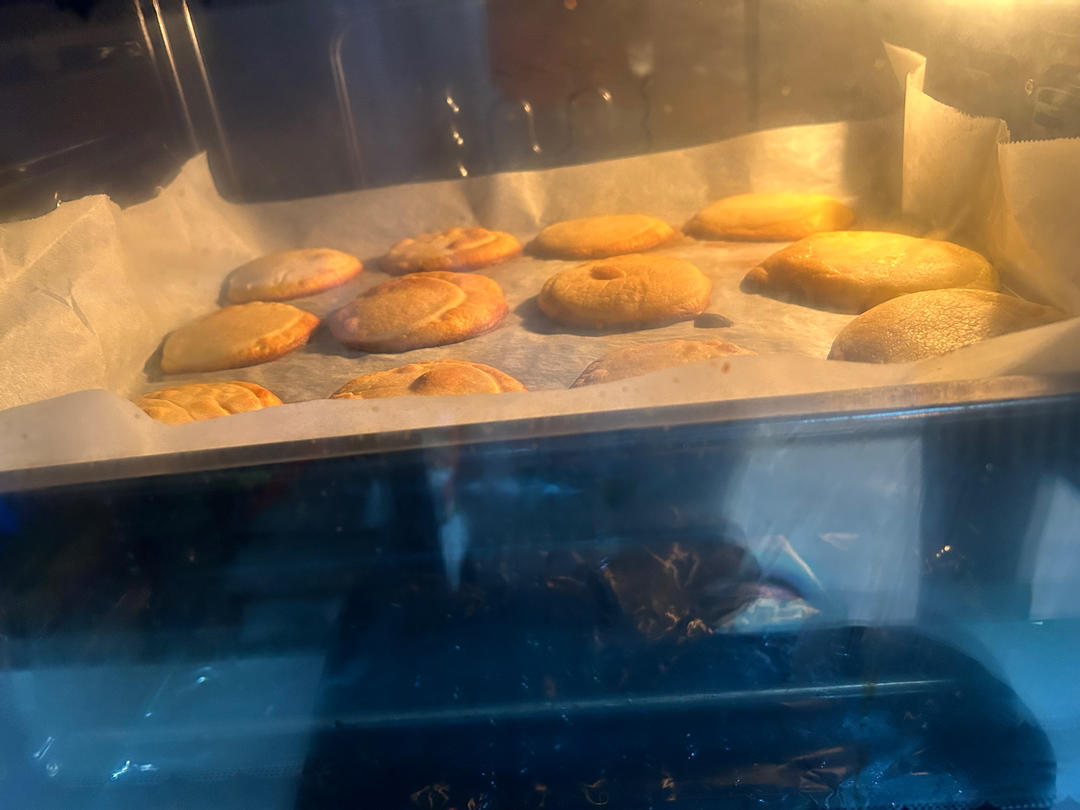 一口就爆浆的卡士达酥皮泡芙