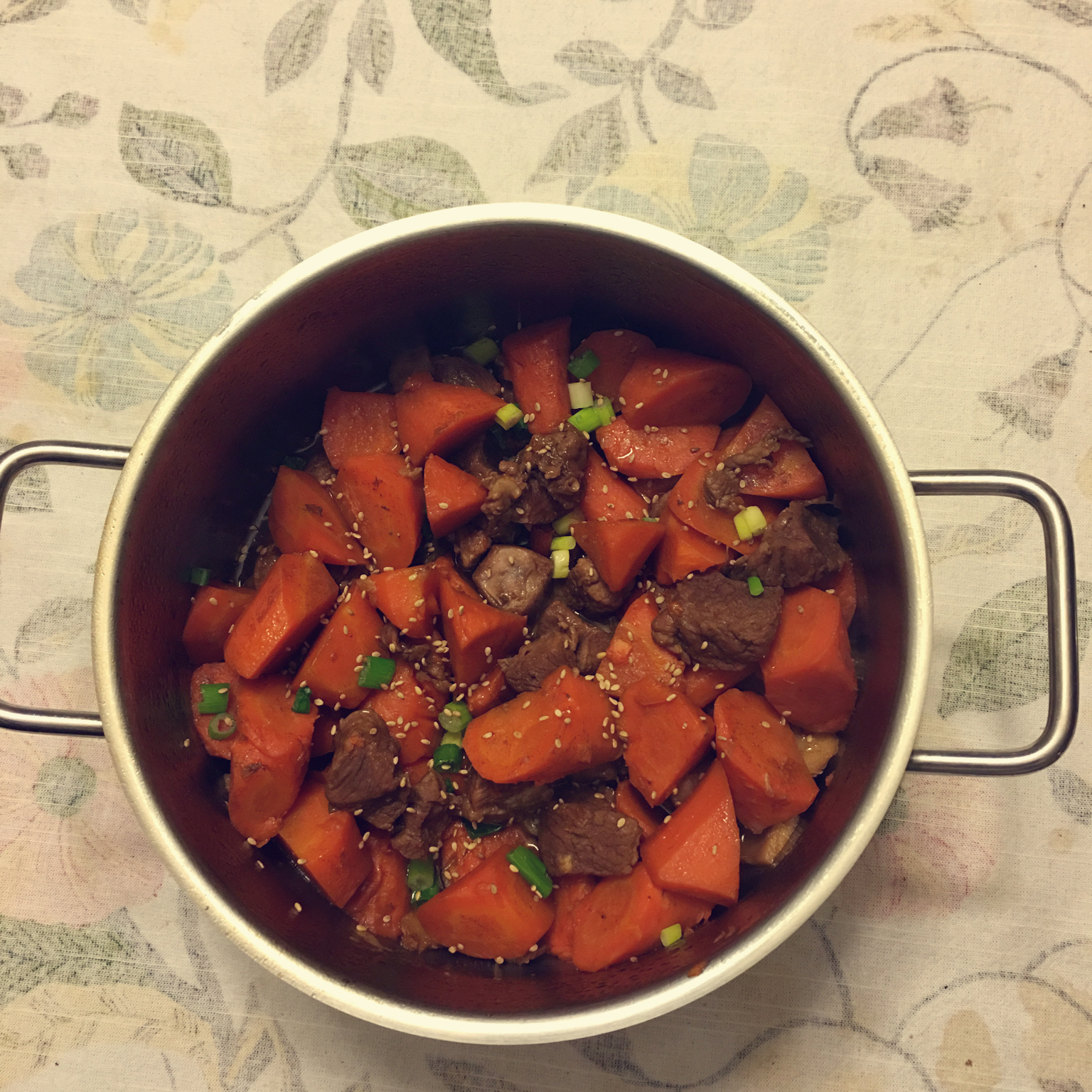 红焖羊肉炖胡萝卜