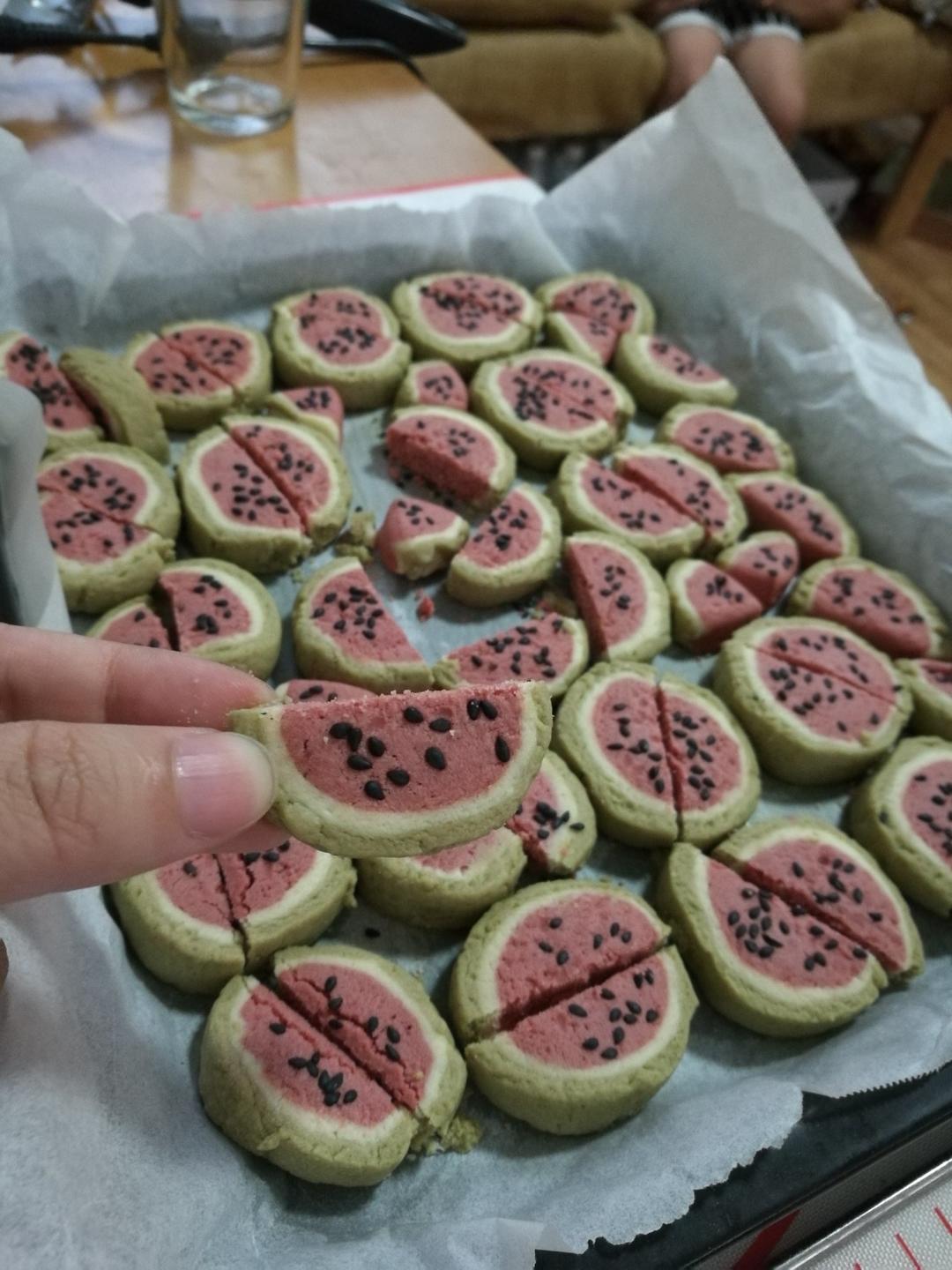 秒得小朋友欢心的西瓜饼干