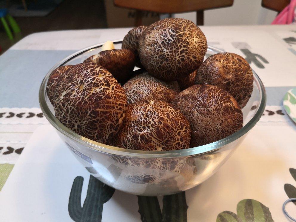 【香菇馒头】如何做以假乱真的香菇小馒头