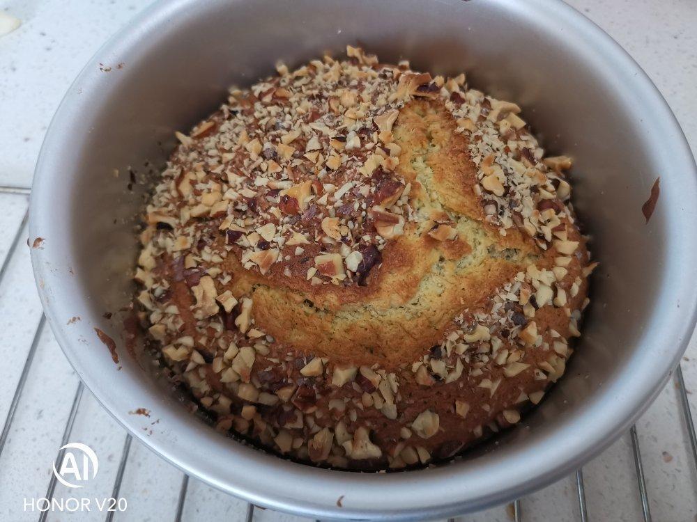 简简单单的香蕉核桃蛋糕（很香很香的咧）