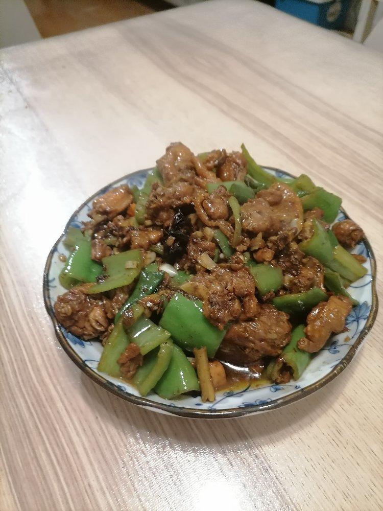 厨师长教你：鲁菜“枣庄辣子鸡”的家常做法，汁香味浓，鲜辣过瘾