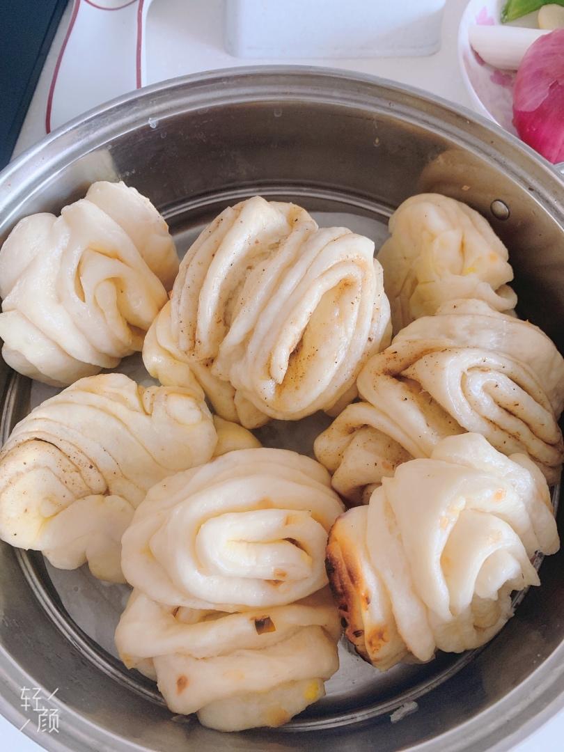 快手发面大花卷（含和面、揉面手法）