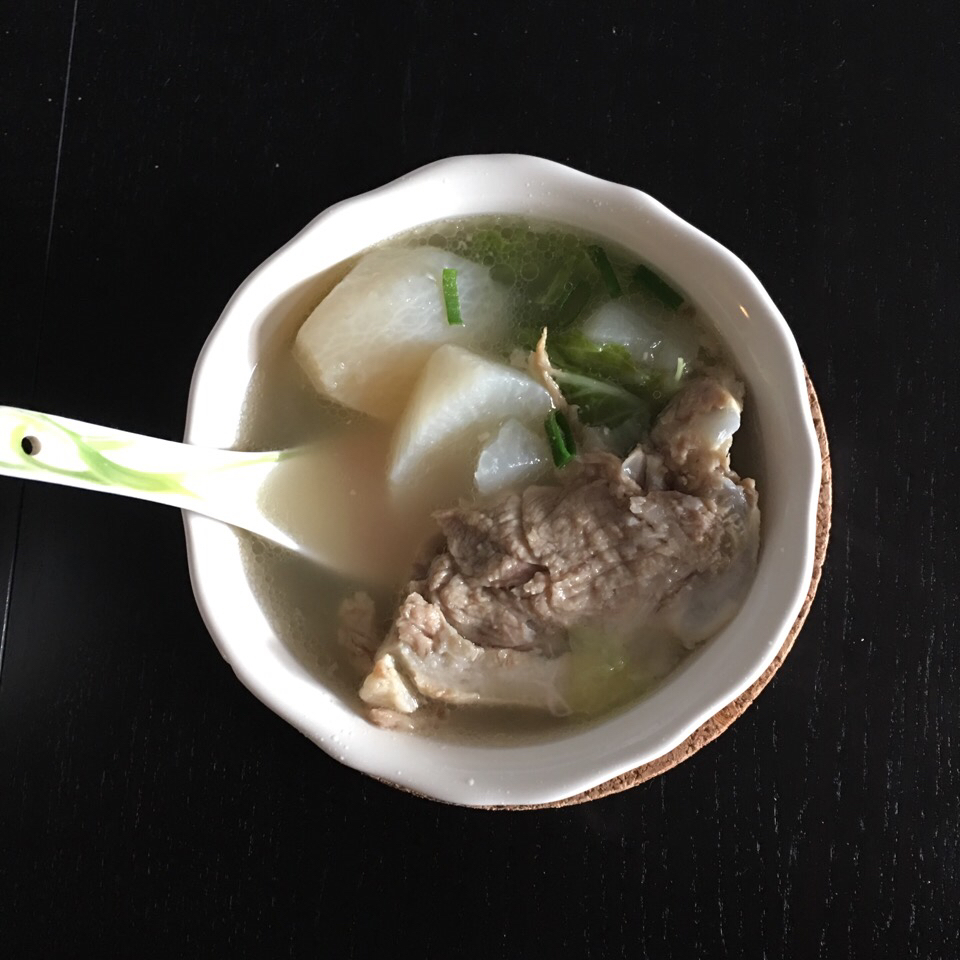 莲藕腔骨汤