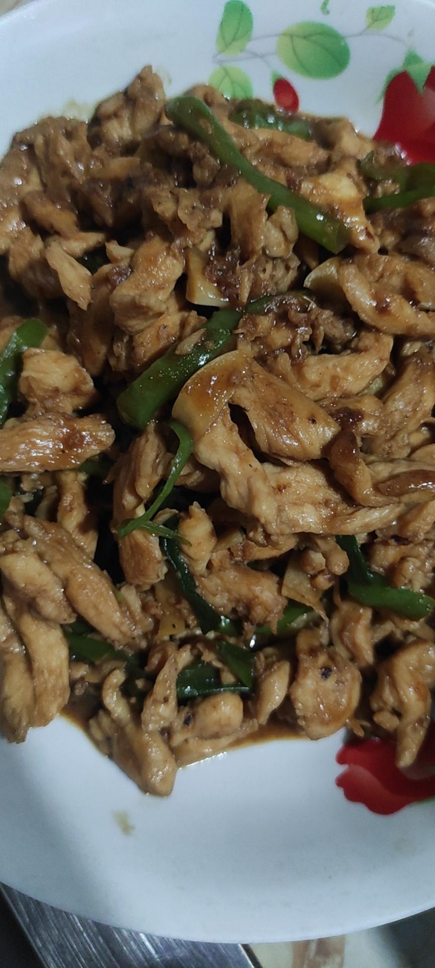 巨好吃的青椒炒鸡胸肉丝，超下饭