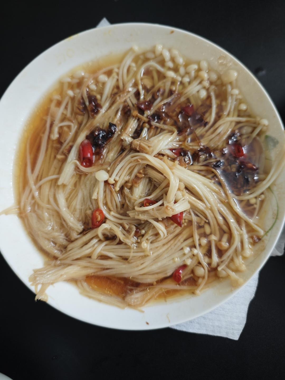 超级下饭的蒜蓉金针菇！好吃到爆