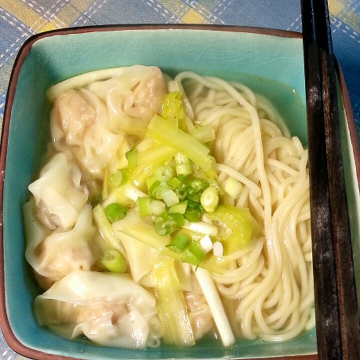 经典港式鲜虾云吞面