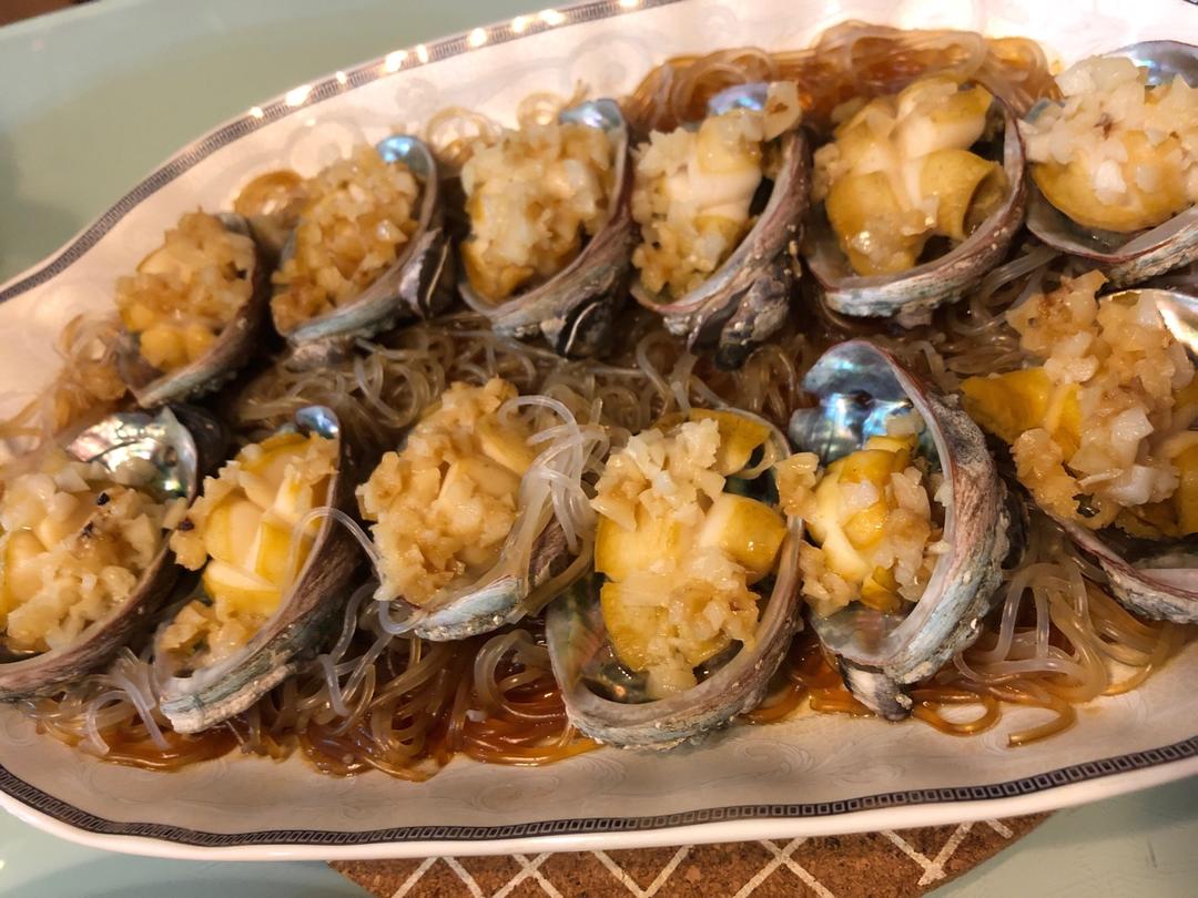 蒜蓉粉丝蒸鲍鱼