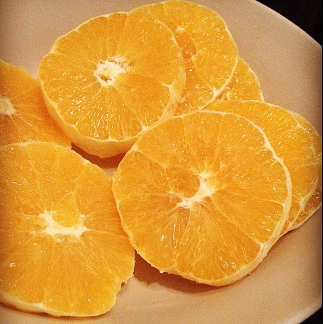 不伤手安全系数极高小孩子都可放心用的勺子1分钟剥脐橙法