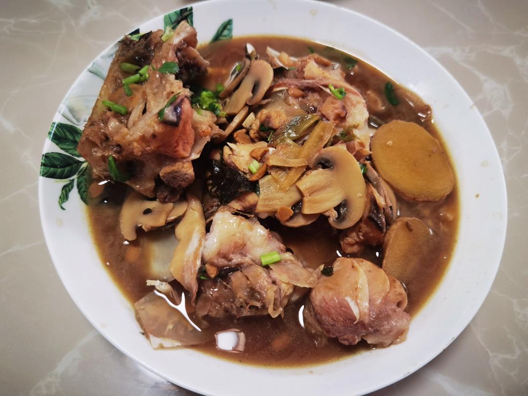 不放辣美食1——鱼头泡饼