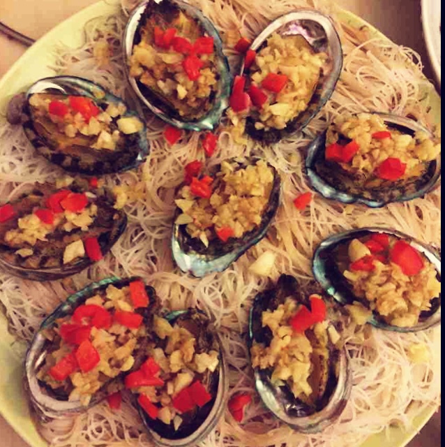 蒜蓉粉丝蒸鲍鱼