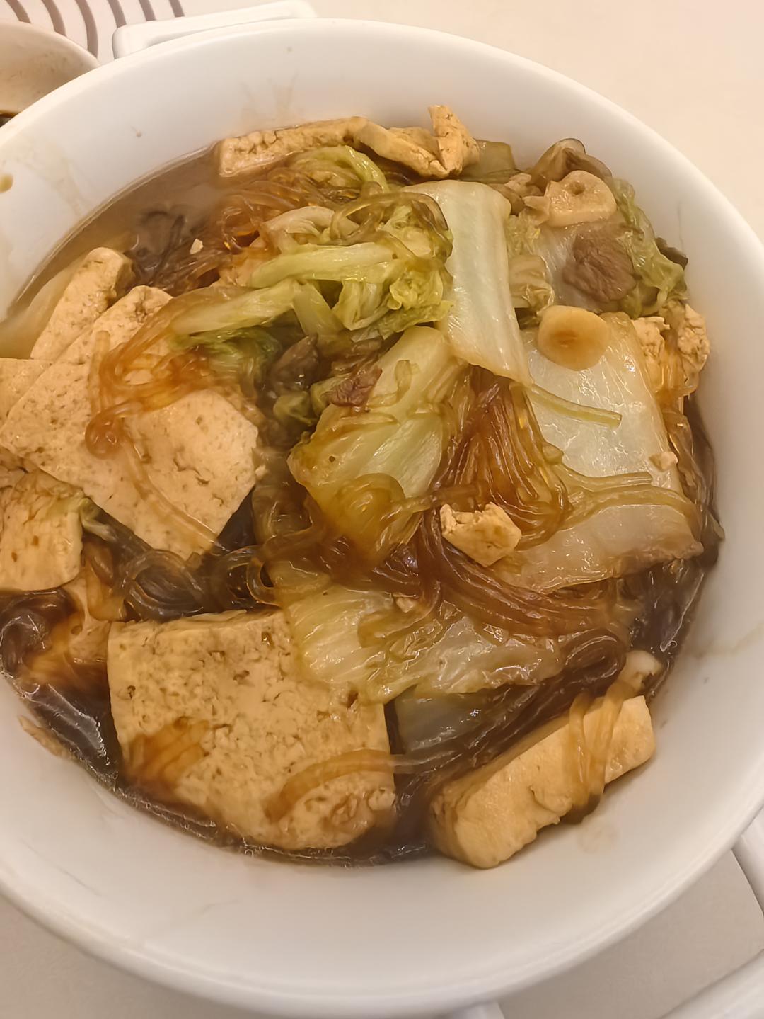 天冷了，一定要来锅热乎乎的白菜粉条炖豆腐