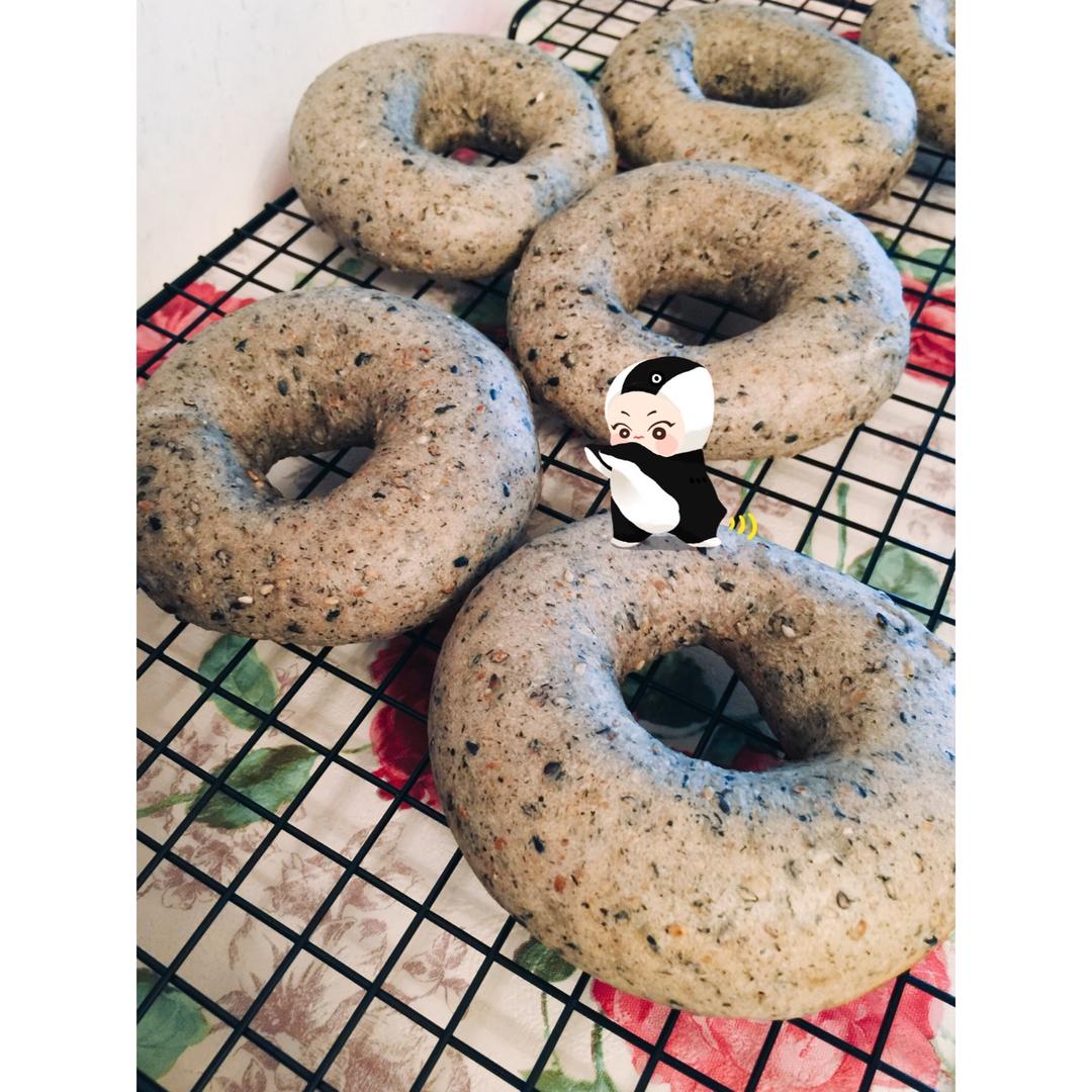 黑芝麻全麦贝果