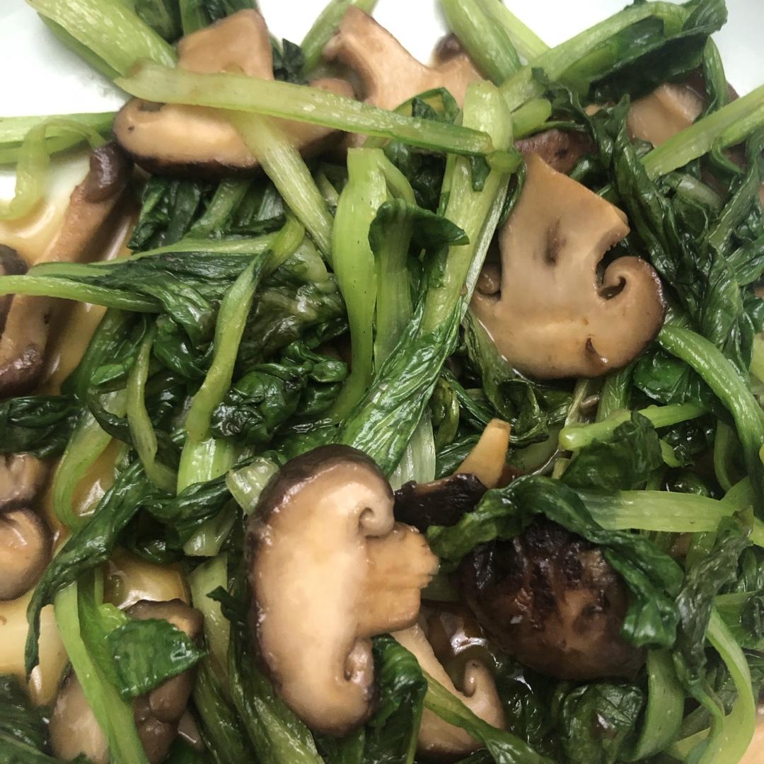蘑菇炒青菜