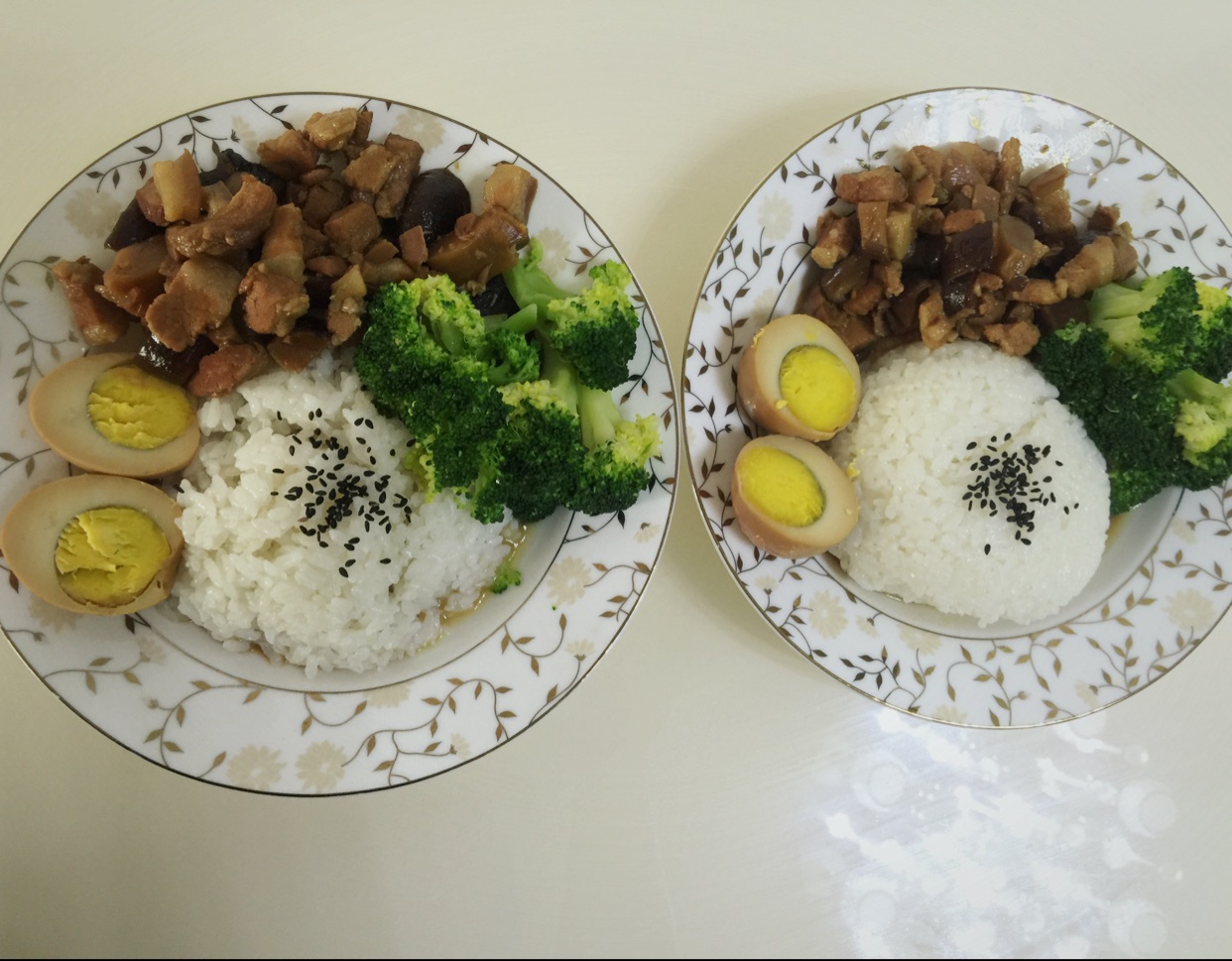 洋葱酥卤肉饭