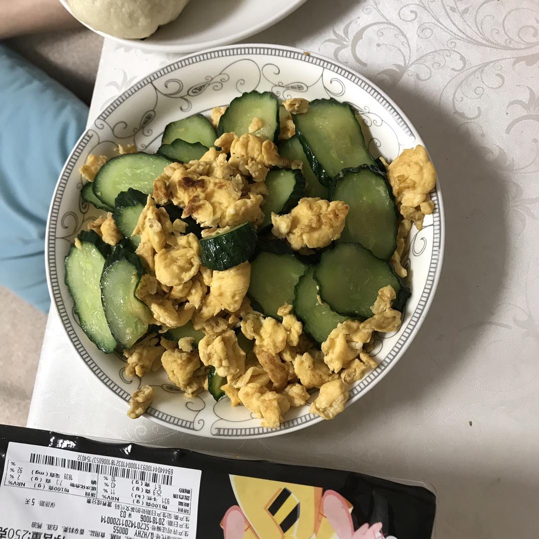 黄瓜炒鸡蛋