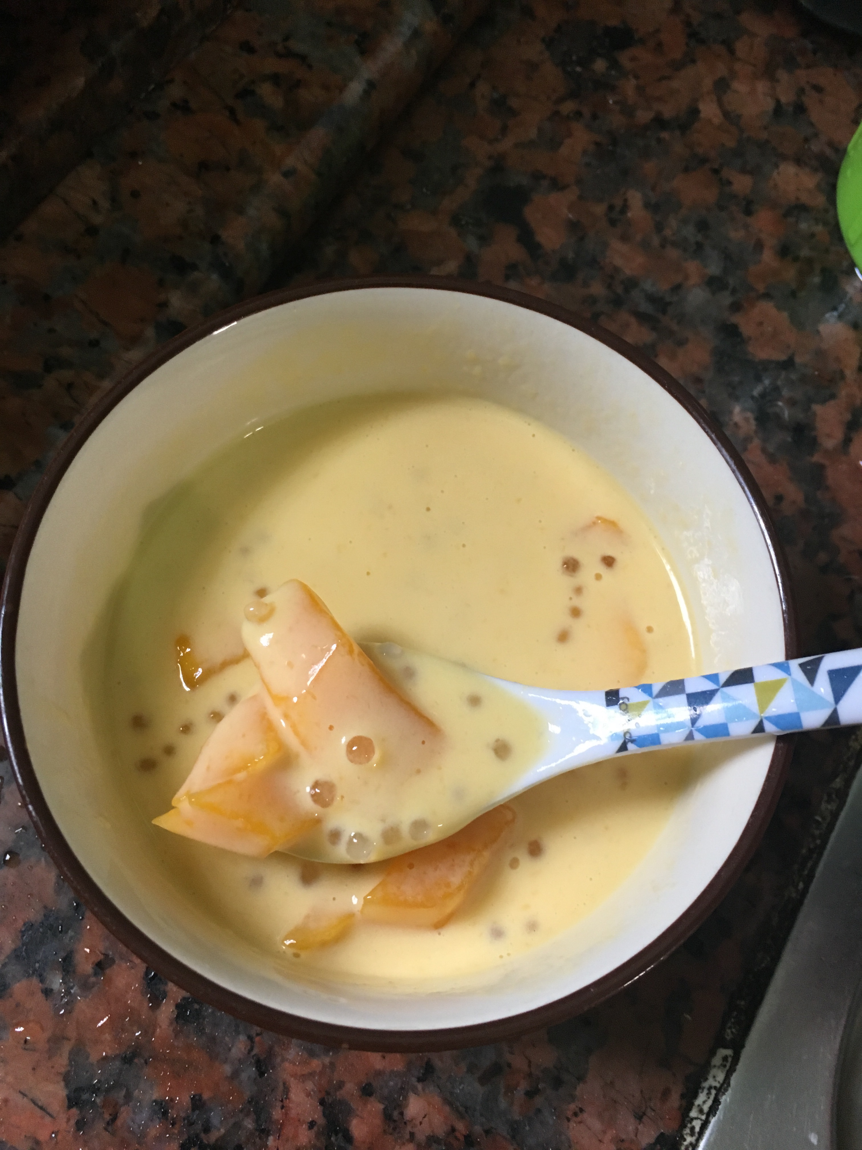芒果牛奶椰汁西米露的做法