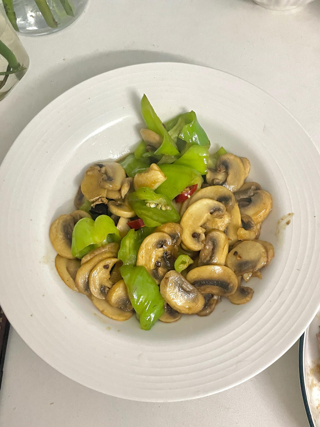 素炒鲜口蘑（白蘑菇），快手家常菜