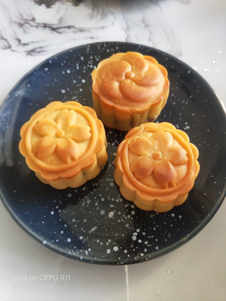 广式月饼—蛋黄莲蓉月饼