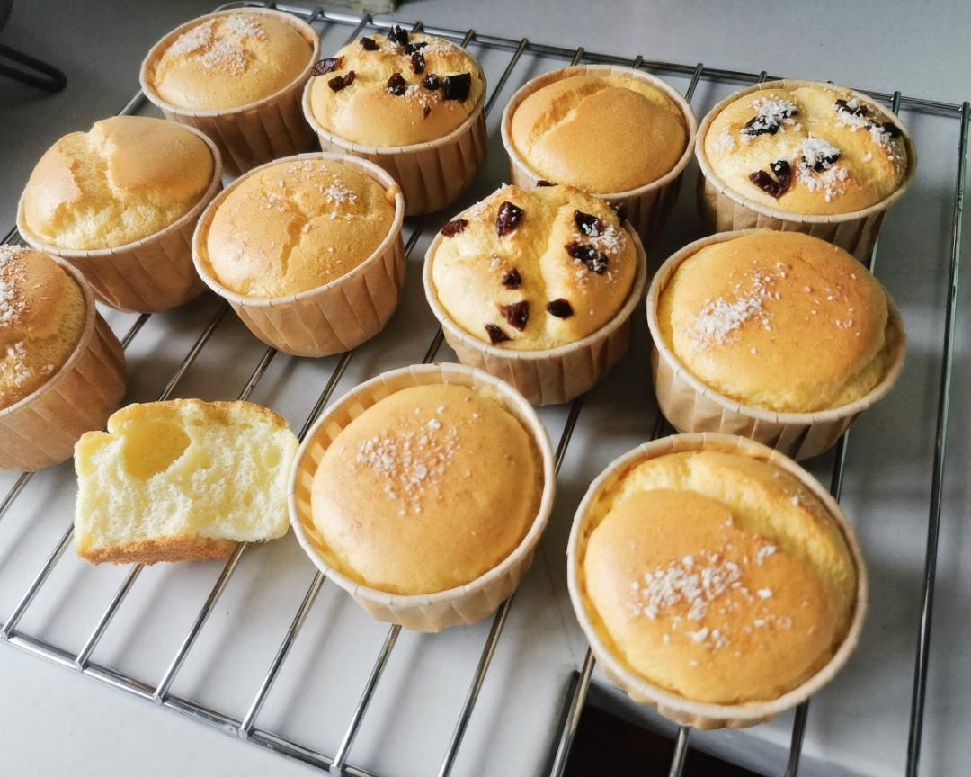 【零难度戚风纸杯蛋糕的做法步骤图】布布一只糖_下厨房