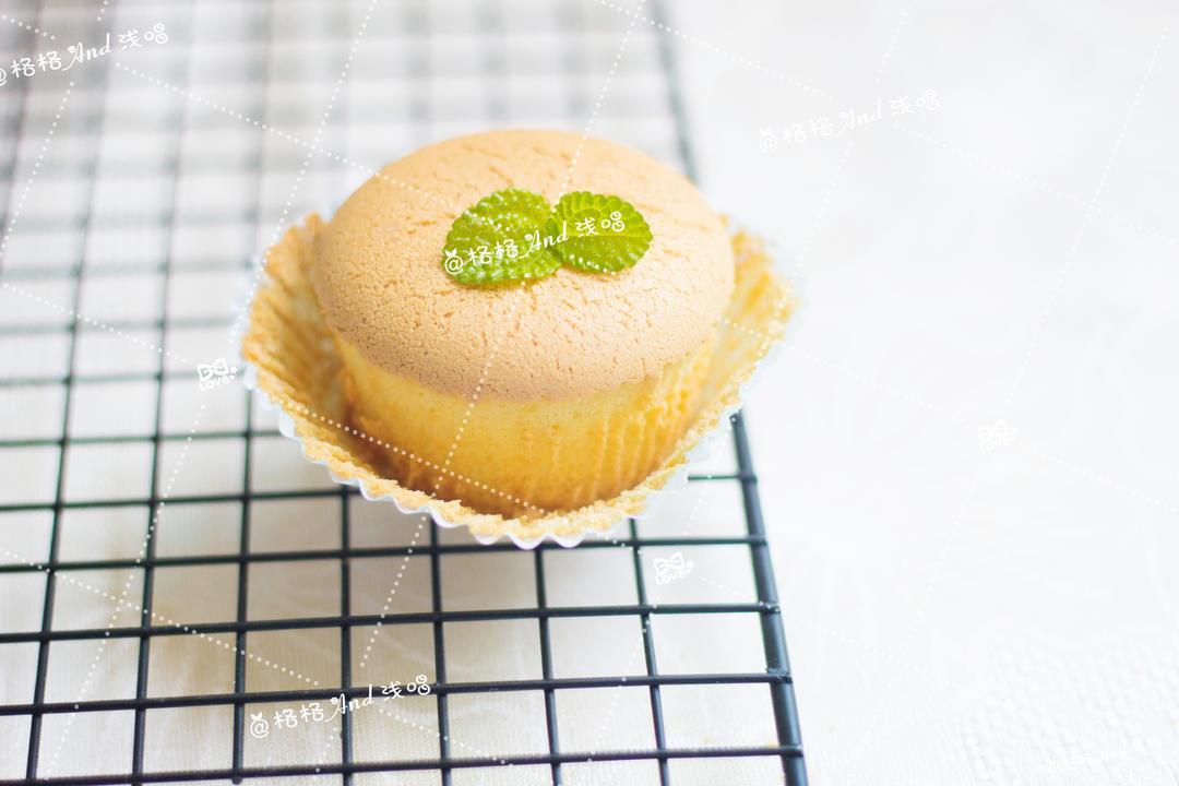 《炼乳绵绵小蛋糕》，纸杯蛋糕，海绵小蛋糕，方便快手，宝宝的最爱~