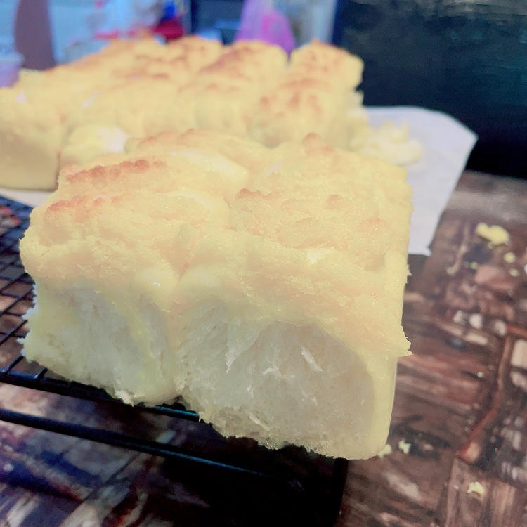 快手椰蓉小餐包（一次发酵照样柔软又拉丝）