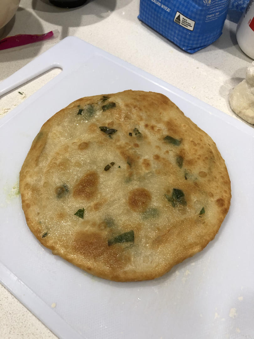 家常葱油饼 柔软多层 凉了也不硬 附细节视频详解