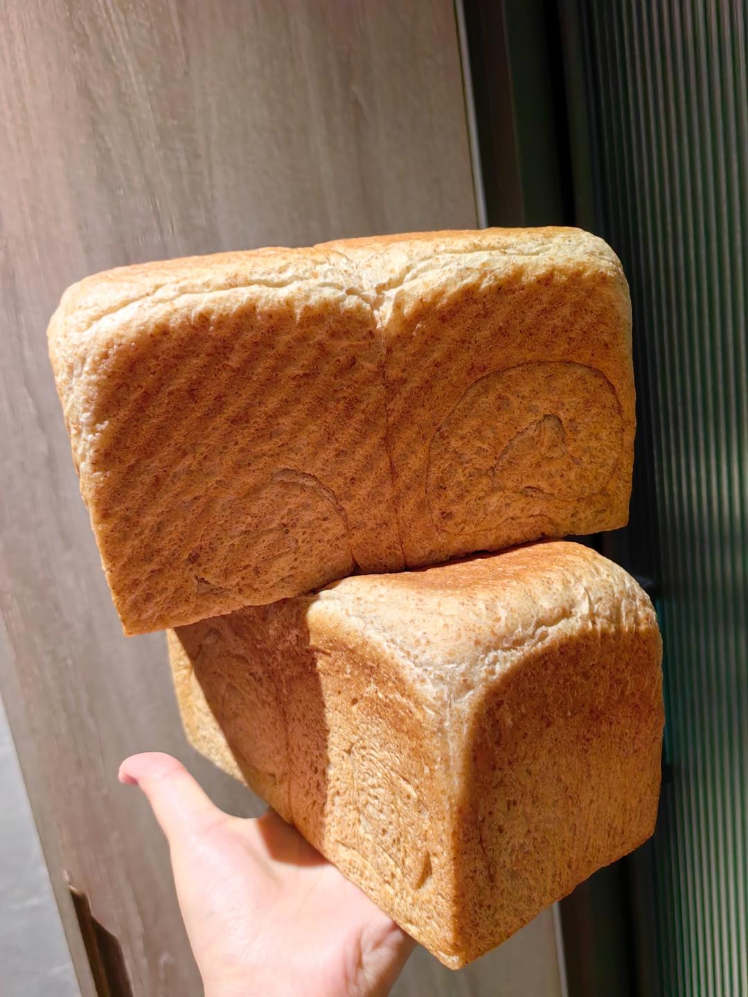 全麦吐司（50%全麦含量）低卡，低热量