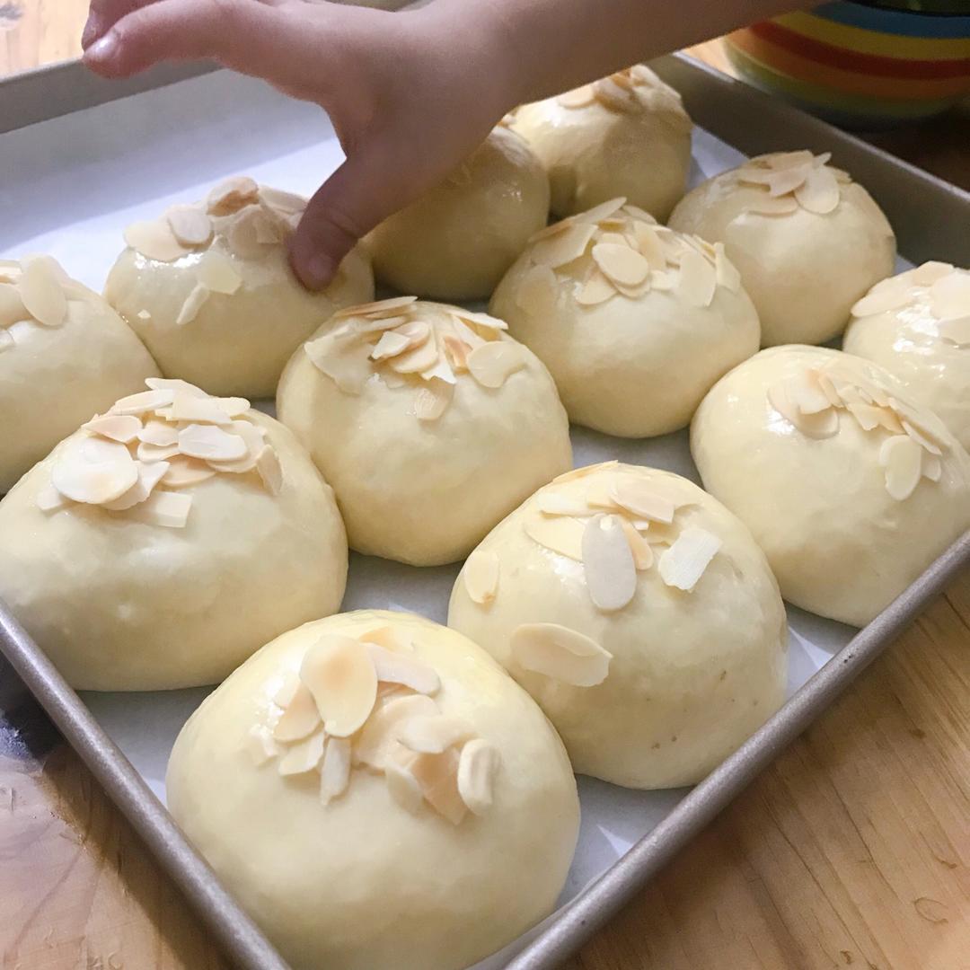 温柔的“中种奶油红豆面包”