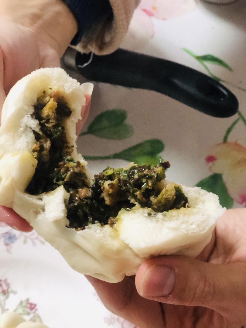 油菜香菇菜包