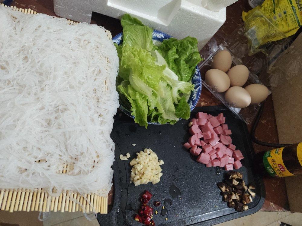 厨师长教你：“鸡蛋炒米粉”的家常做法，满满的小技巧，先收藏了
