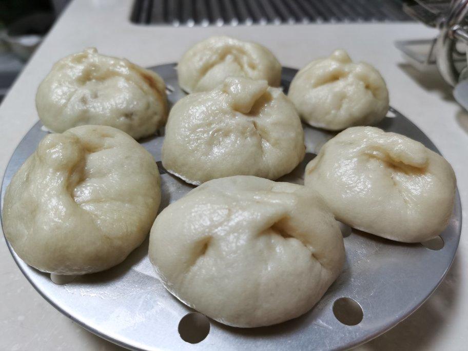 鲜美多汁的洋葱牛肉包子