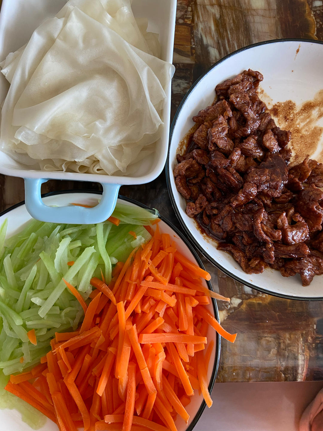 好吃到舔手的酱肉丝