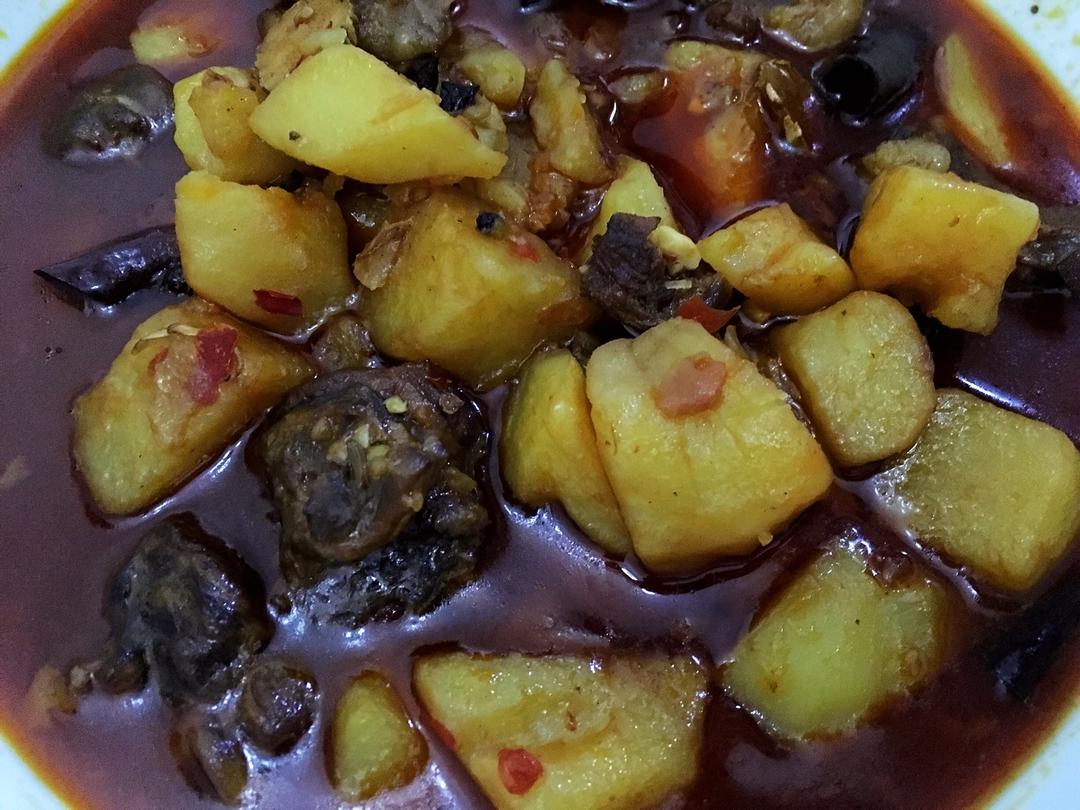 沙沙土豆胡萝卜炖牛肉