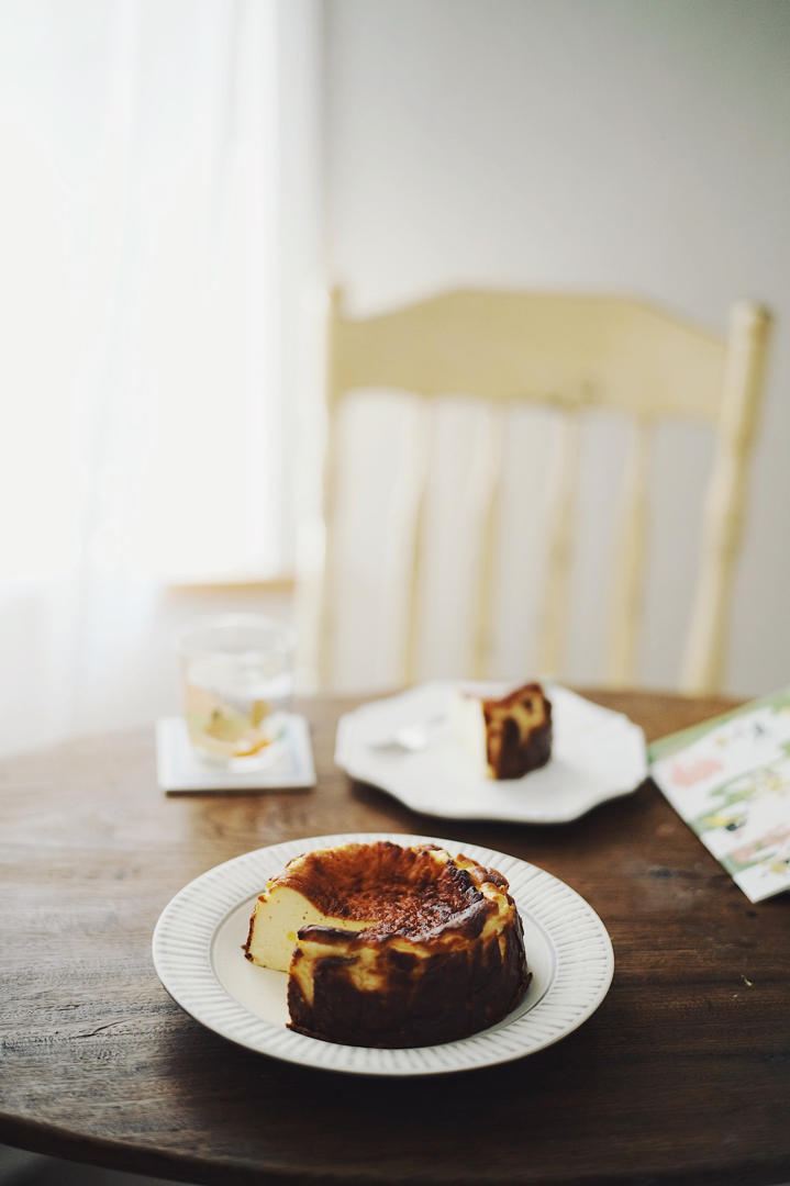 小山进公开食谱-使用大量牛奶，无淡奶油的巴斯克乳酪蛋糕