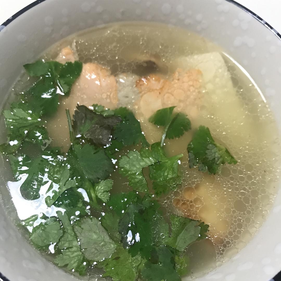 三文鱼骨豆腐汤