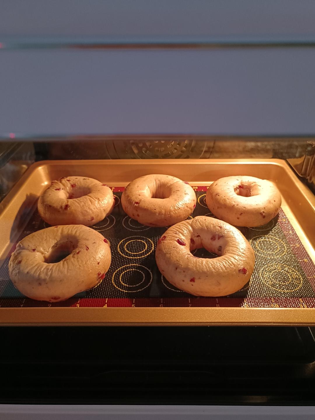 给减肥瘦身党 无糖无油蔓越莓全麦贝果