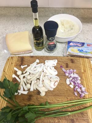 黑松露干酪蘑菇烩饭的做法 步骤1