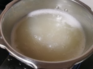 海参粥(2岁宝宝可食用版)的做法 步骤3