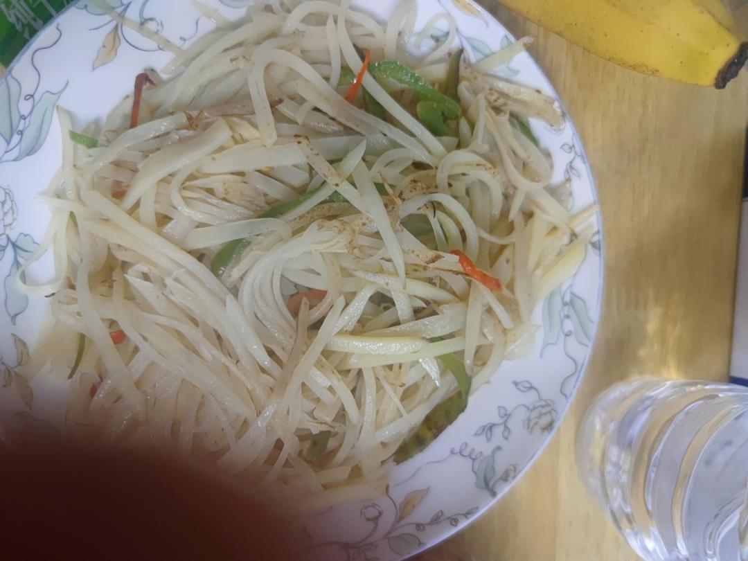 酸辣土豆丝的家常做法 超级下饭