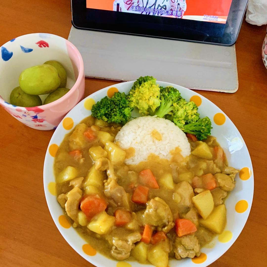 咖喱鸡块饭