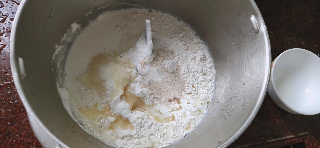 纯奶手撕吐司的做法 步骤1