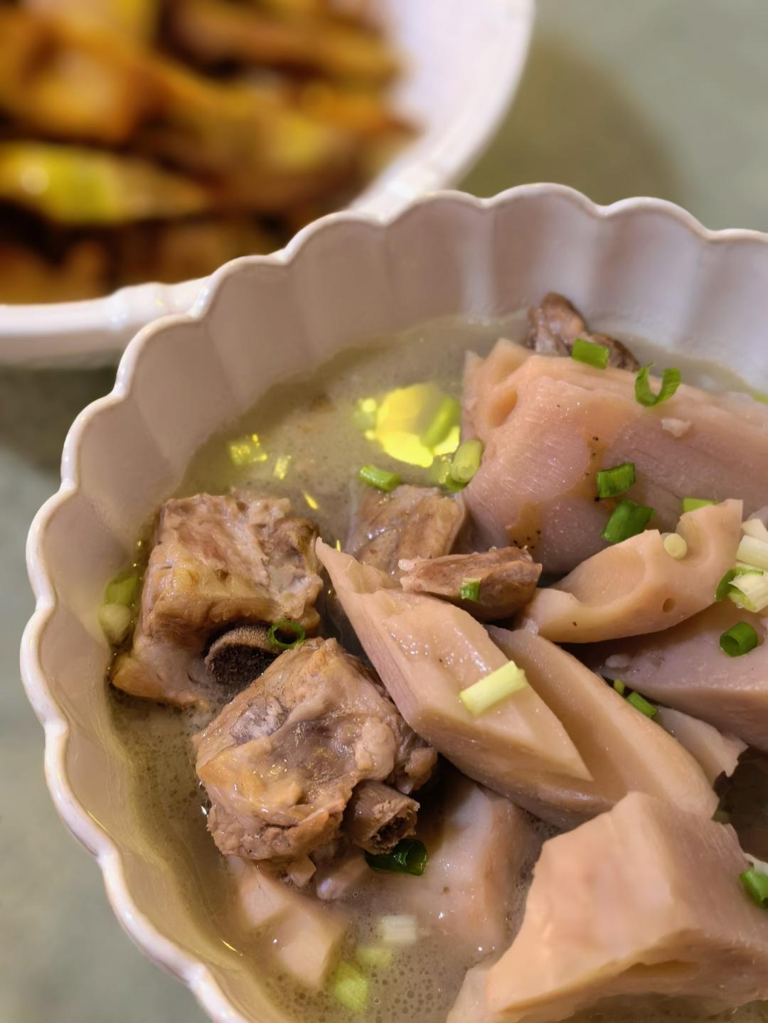 就是这个味道，好好喝的藕汤  #湖北藕汤 /湖北人对藕汤有独特的执着