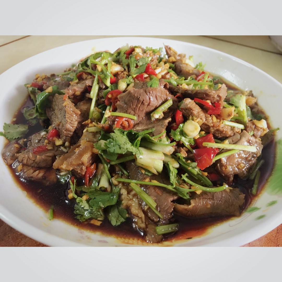 卡米拉5做的凉拌牛肉片